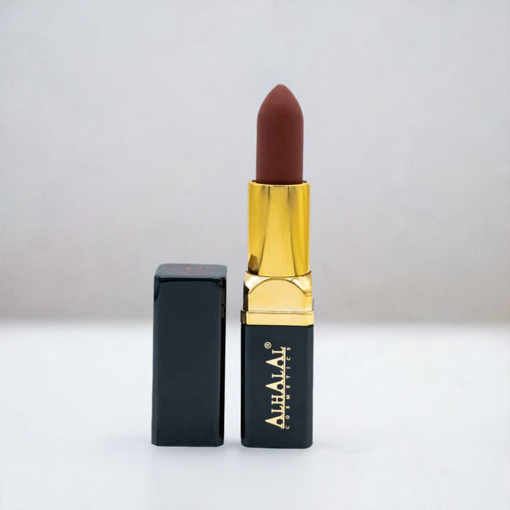 Alhalal cosmetics fluwelen lippenstift in een elegante zwarte en gouden verpakking